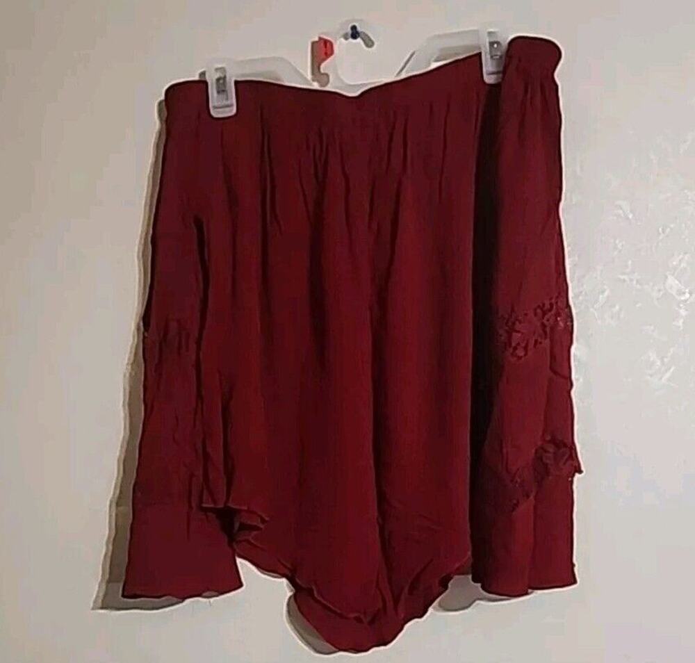 American Rag Cie Emmy Cold Shoulder Top Ribbed Elastic Neck Line Lace Bell Sleev